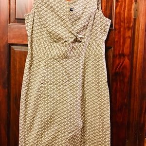 Striking GAP a line cross over dress